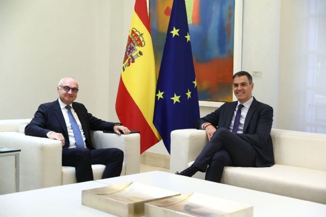 El presidente del Gobierno aborda con el presidente y CEO de IMEC, Luc Van den Hove, la implantación en España de este líder mundial en I+D de semiconductores - 1, Foto 1