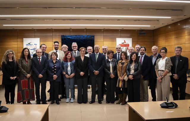 García pide una alianza con comunidades autónomas y universidades para fortalecer el Sistema Nacional de Salud y mejorar la formación de los profesionales - 1, Foto 1