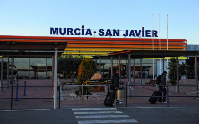 El aeropuerto de San Javier se prepara para convertirse en un centro de tecnología de satélites - 1, Foto 1