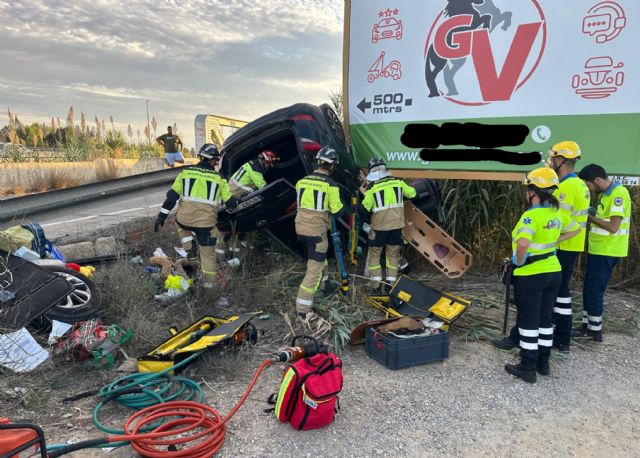 Servicios de emergencias atienden un accidente de tráfico en Molina de Segura - 1, Foto 1