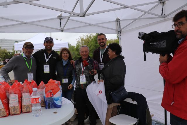 El Mercado Municipal de Productores de Villa de Vallecas crece, a pesar de la lluvia - 1, Foto 1