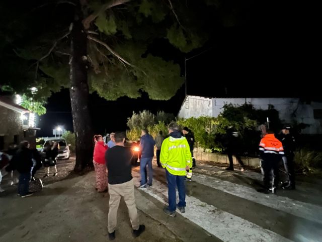 Servicios de emergencias evacuan el camping La Puerta, Moratalla - 1, Foto 1