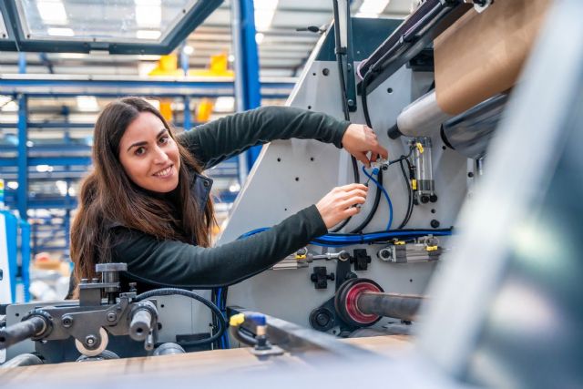 Kampe lanza modelo de aprendizaje que combate el desempleo juvenil y satisface la demanda de electricistas - 1, Foto 1