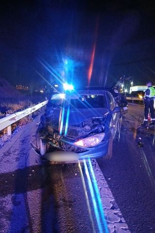 Un turismo en dirección contraria en la A30 provoca colisión múltiple y huye del lugar, dejando varios heridos - 1, Foto 1