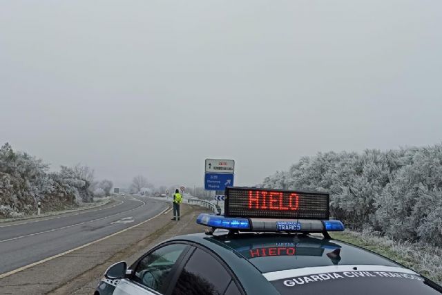 Tráfico recuerda la importancia de consultar el estado de las carreteras antes de viajar en varias zonas de la Península y Baleares - 1, Foto 1