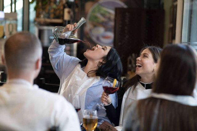 Calçotadas urbanas en Pasa Tapas, tradición y comodidad en la Barceloneta - 1, Foto 1