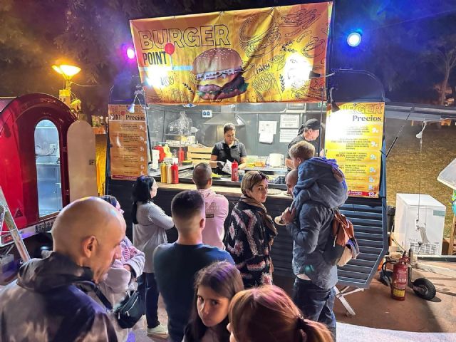 El Campello celebra una nueva edición del Street Food Market cargada de actividades y conciertos - 1, Foto 1