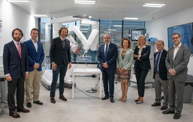 ABEX y la AEU presentan el nuevo sistema robótico da Vinci SP - 1, Foto 1