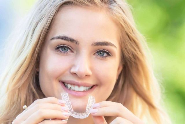 Custom Dental presenta la ortodoncia invisible como la opción innovadora para una sonrisa perfecta - 1, Foto 1