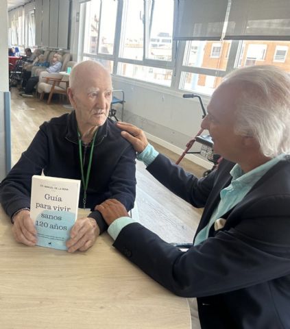 El supercentenario que desafía al tiempo con un marcapasos a los 109 años, arropado por el doctor de la Peña - 1, Foto 1