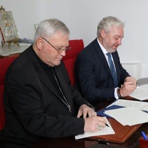 Firma del convenio para la restauracin de la parroquia de San Antonio de Padua, Foto 1