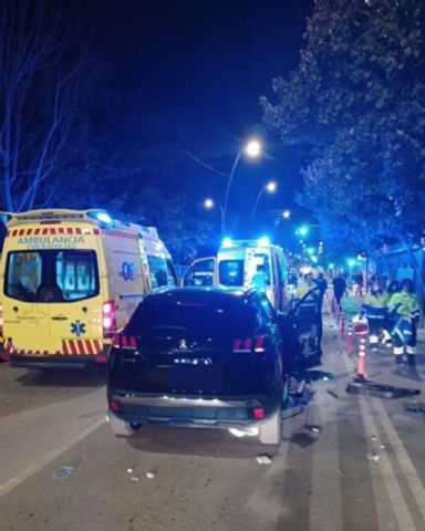 Servicios de emergencia intervienen en un accidente de tráfico en Lorca - 1, Foto 1