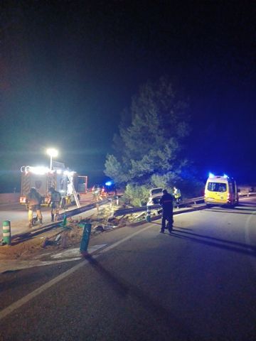 Servicios de emergencia intervienen un accidente de tráfico ocurrido en Lorca con una persona herida - 1, Foto 1