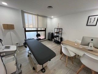 Expandiendo la fisioterapia: Clínica de Fisioteràpia i Osteopatía Enric Gallofré abre su segunda sede en Barcelona - 1, Foto 1