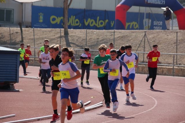 Todos los colegios del municipio se han dado cita en el Cross Escolar, Foto 1