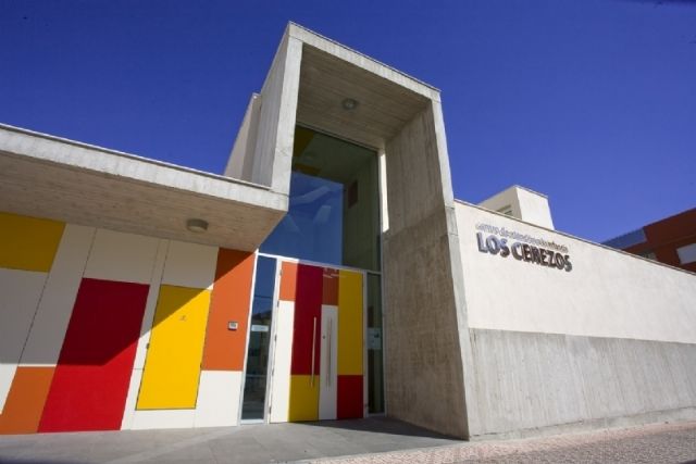 Trabajos de mejora en la Escuela Infantil Los Cerezos tras las lluvias del fin de semana, Foto 1