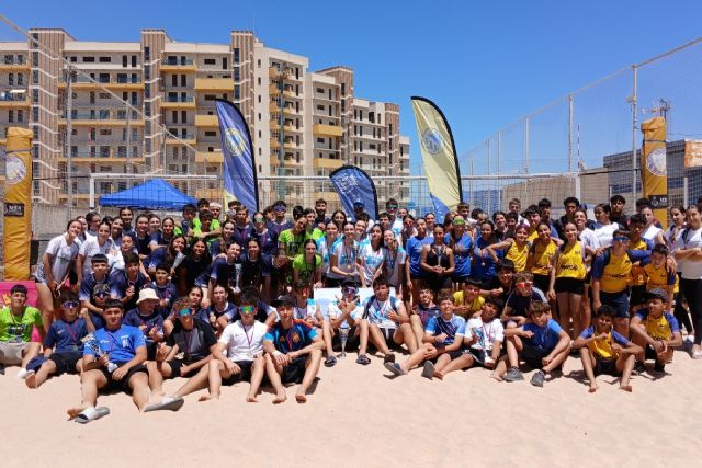 Triunfos de los institutos de La Manga y Los Dolores en vóley playa Triunfos de los institutos de La Manga y Los Dolores en vóley playa