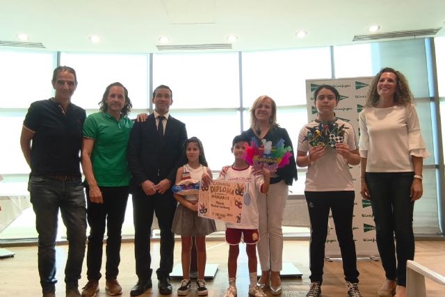 Premios escolares por las mejores máscaras de Carnaval Premios escolares por las mejores máscaras de Carnaval