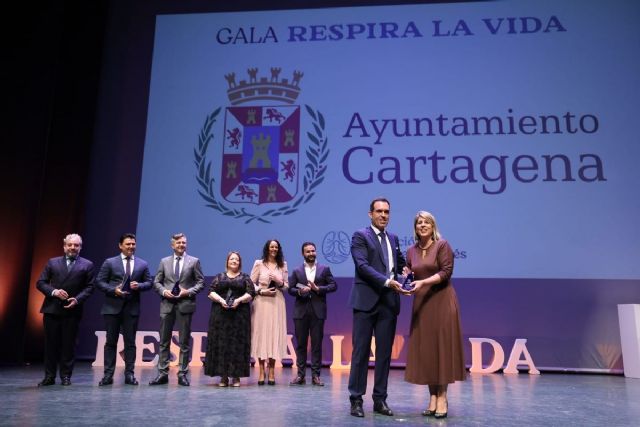 El Ayuntamiento es reconocido por su compromiso y solidaridad en la I Gala ´Respira la Vida´ El Ayuntamiento es reconocido por su compromiso y solidaridad en la I Gala ´Respira la Vida´
