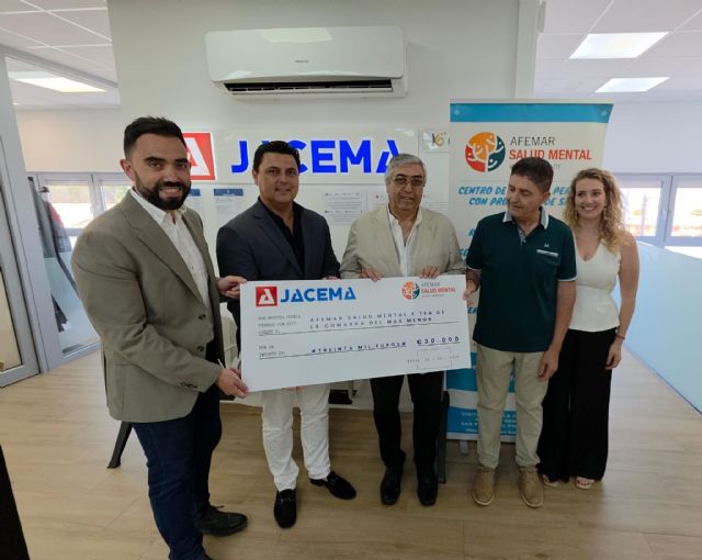 La mercantil Jacema entrega un cheque benéfico de 30.000 euros a AFEMAR La mercantil Jacema entrega un cheque benéfico de 30.000 euros a AFEMAR