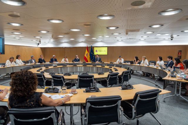 El Gobierno, a petición de asociaciones de personas mayores y usuarios financieros, impulsará la tramitación de la Autoridad de Defensa del Cliente Financiero en septiembre El Gobierno, a petición de asociaciones de personas mayores y usuarios financieros, impulsará la tramitación de la Autoridad de Defensa del Cliente Financiero en septiembre
