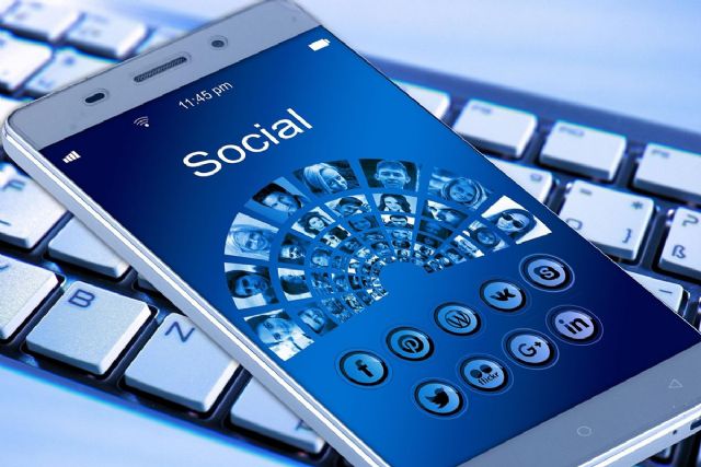 El 52% de los mensajes de odio detectados por el OBERAXE en redes sociales durante el Mundial de futbol están vinculados al ámbito deportivo El 52% de los mensajes de odio detectados por el OBERAXE en redes sociales durante el Mundial de futbol están vinculados al ámbito deportivo
