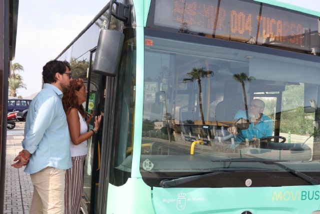 Deja el coche y sube al faro: Cabo de Palos refuerza el autobús lanzadera al faro, que será gratuito durante Cabo de Pop Deja el coche y sube al faro: Cabo de Palos refuerza el autobús lanzadera al faro, que será gratuito durante Cabo de Pop