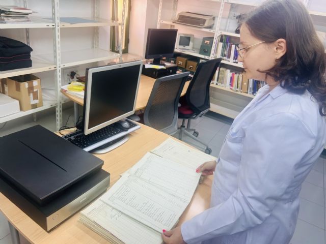 El Proyecto Carmesí digitalizará tres padrones de habitantes históricos del Archivo Municipal de Totana de finales del siglo XIX y el XX El Proyecto Carmesí digitalizará tres padrones de habitantes históricos del Archivo Municipal de Totana de finales del siglo XIX y el XX