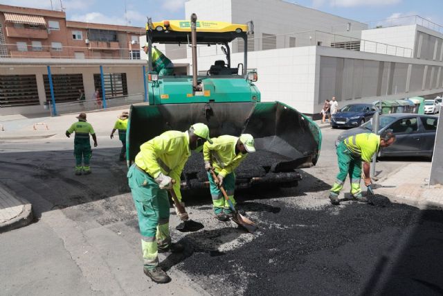 Continúa el plan municipal de mejora del firme con nuevas actuaciones de asfaltado en San Antón Continúa el plan municipal de mejora del firme con nuevas actuaciones de asfaltado en San Antón