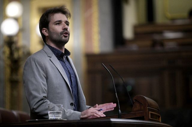 Sánchez Serna anuncia el relevo en la dirección autonómica de Podemos Sánchez Serna anuncia el relevo en la dirección autonómica de Podemos