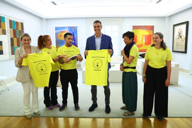 El presidente del Gobierno mantiene un encuentro con representantes de la Plataforma Laboral de Escuelas Infantiles El presidente del Gobierno mantiene un encuentro con representantes de la Plataforma Laboral de Escuelas Infantiles