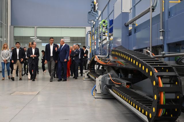 Pedro Sánchez destaca el compromiso del Gobierno con la industria aeroespacial y de la automoción en su visita al centro industrial Delta Vigo PTL Valladares Pedro Sánchez destaca el compromiso del Gobierno con la industria aeroespacial y de la automoción en su visita al centro industrial Delta Vigo PTL Valladares