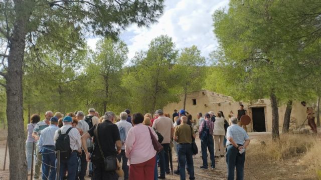 Unas 240 personas conocen este fin de semana el yacimiento arqueológico de La Bastida y otras áreas habitualmente no accesibles al público, en el marco de las V Jornadas de Puertas Abiertas Unas 240 personas conocen este fin de semana el yacimiento arqueológico de La Bastida y otras áreas habitualmente no accesibles al público, en el marco de las V Jornadas de Puertas Abiertas