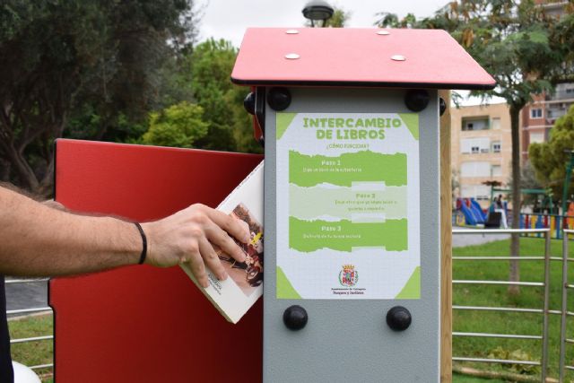 Cartagena incorpora un nuevo punto de intercambio de libros en el Parque de Los Juncos Cartagena incorpora un nuevo punto de intercambio de libros en el Parque de Los Juncos