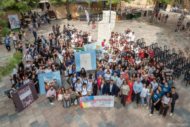 Arrancan los Premios Mandarache y Hache desde la Feria del Libro de Cartagena Arrancan los Premios Mandarache y Hache desde la Feria del Libro de Cartagena