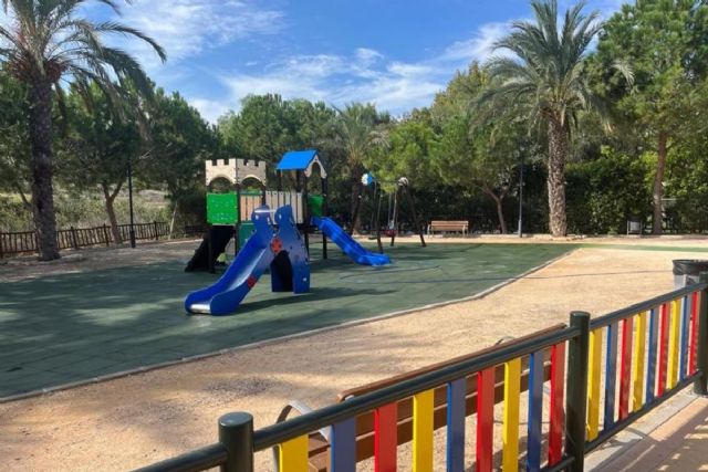 En funcionamiento la nueva área de juegos infantiles de la calle Calasparra de Canteras En funcionamiento la nueva área de juegos infantiles de la calle Calasparra de Canteras