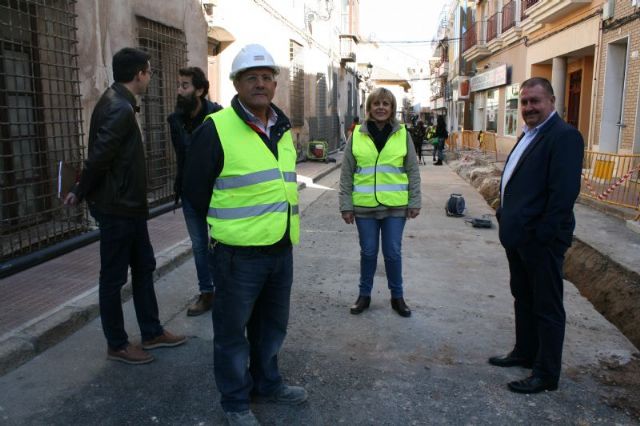 Las obras de saneamiento y pavimentacin de la calle Cnovas del Castillo se prolongarn hasta finales de este año - 24