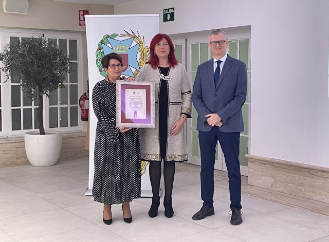 Salud se une al homenaje a los profesionales de enfermería en el acto de los Colegiados de Honor del colegio profesional - 1, Foto 1