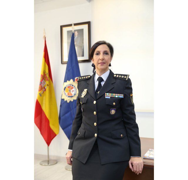 El ministro del Interior nombra a los nuevos jefes superiores de la Policía Nacional en Andalucía Oriental y Extremadura - 2, Foto 2