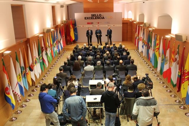 Pedro Antonio Sánchez: Entre todos hemos colocado a la Región como una referencia de excelencia educativa, científica e investigadora - 2, Foto 2