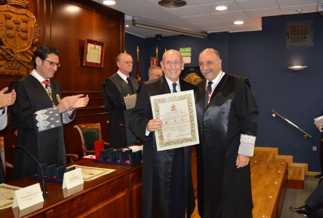 El Colegio de Abogados entrega sus medallas de oro y plata a los colegiados con 50 y 25 años de colegiación - 4, Foto 4