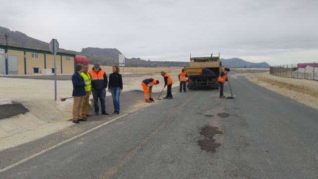 Fomento inicia una campaña de reparación de daños en 33 kilómetros de la red regional de carreteras - 1, Foto 1