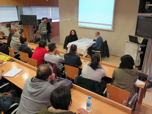 El CCT enseña a estudiantes y profesionales de sala el protocolo de atención a personas con discapacidad visual en restaurantes - 1, Foto 1