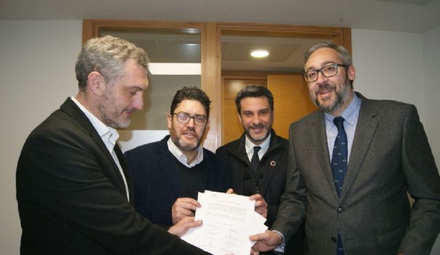 El PSOE celebra el consenso alcanzado en la Asamblea para presentar la Proposición de Ley de Senderos de la Región - 1, Foto 1