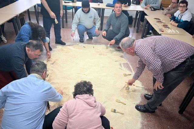 Las personas con discapacidad de Cartagena aprenden sobre arqueología en un taller adaptado - 1, Foto 1