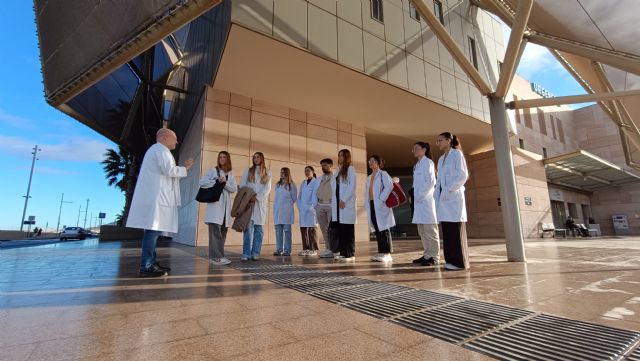 El Hospital Santa Lucía recibe a los primeros alumnos de Medicina de UCAM Cartagena - 1, Foto 1