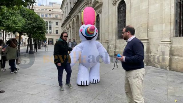 Ayuntamiento de Sevilla . El Consistorio hispalense recuperará a la mascota de la Expo´92, Curro, para reivindicar la ´Sevilla universal´ entre los jóvenes - 3, Foto 3