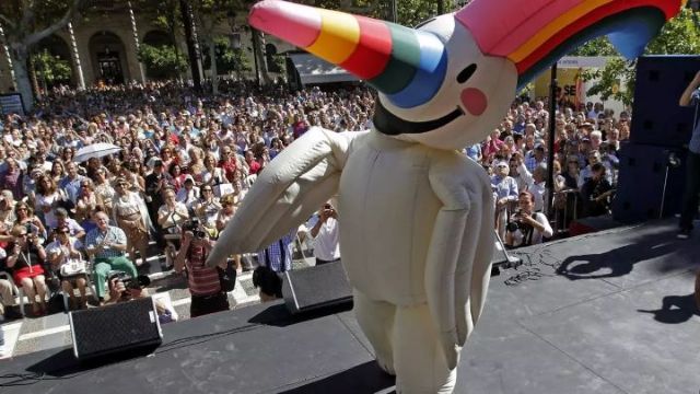 Ayuntamiento de Sevilla . El Consistorio hispalense recuperará a la mascota de la Expo´92, Curro, para reivindicar la ´Sevilla universal´ entre los jóvenes - 4, Foto 4