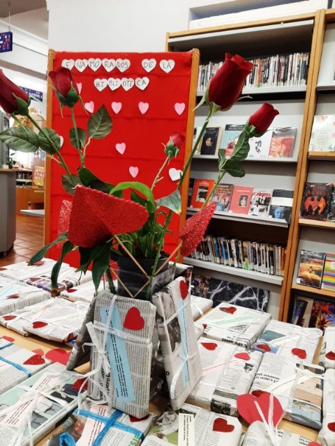 “Cita a ciegas con un libro” y “Enamorados de la Biblioteca, Foto 2