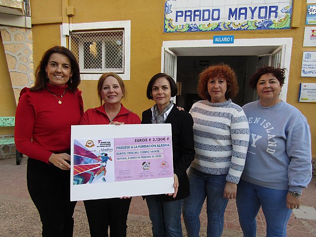 La I Marcha Solidaria IES Prado Mayor a favor de la Fundación Aladina recauda 3.120€, Foto 1